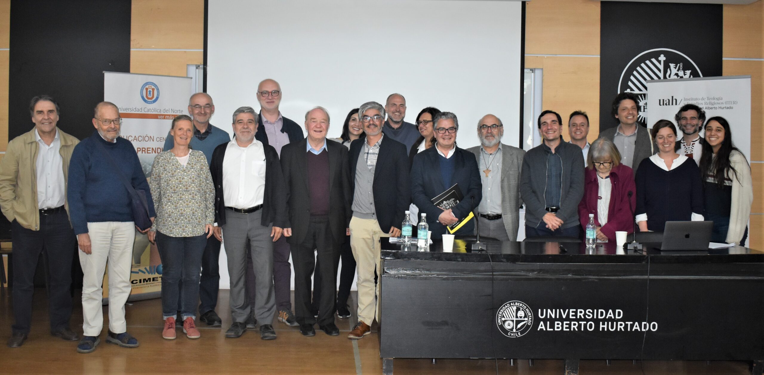 UAH y UCN organizaron coloquio internacional de teología «El desafío de las rearticulaciones teológico-espirituales en América Latina»